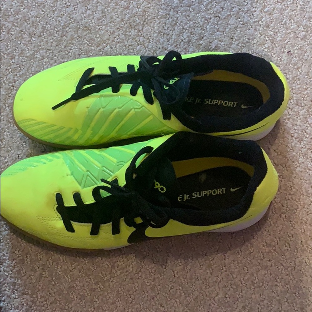 Nike jr. Support T90 indoor shoes
